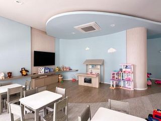 Comprar apartamento mobiliado com 3 quartos, varanda gourmet, piscina e academia no condomínio.