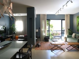 Venda: apartamento com 3 quartos, varanda e aceita pets.