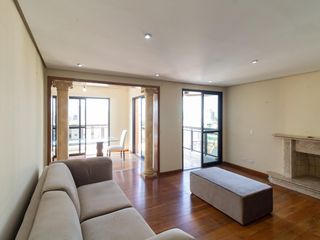 Venda de apartamento com 4 quartos, varanda, piscina e academia no condomínio.