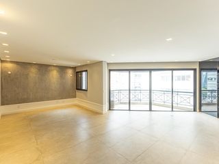 Comprar apartamento no Itaim Bibi: 3 quartos, piscina, churrasqueira e quintal.