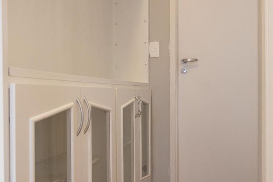 Compra apartamento mobiliado na Bela Vista com 3 quartos, churrasqueira e piscina no condomínio. — Corredor