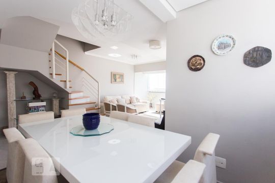 Compra apartamento mobiliado na Bela Vista com 3 quartos, churrasqueira e piscina no condomínio. — Sala