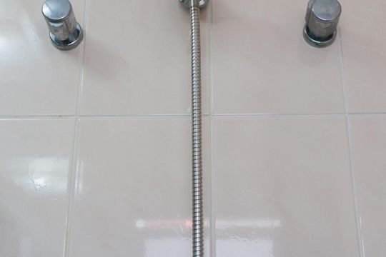Compra apartamento mobiliado na Bela Vista com 3 quartos, churrasqueira e piscina no condomínio. — Banheiro