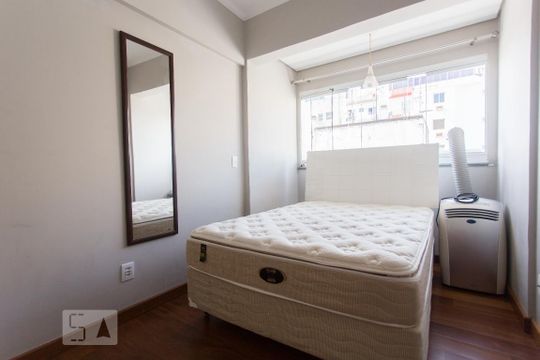 Compra apartamento mobiliado na Bela Vista com 3 quartos, churrasqueira e piscina no condomínio. — Quarto II