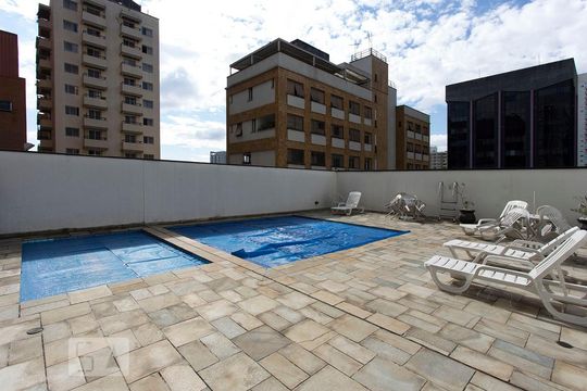 Compra apartamento mobiliado na Bela Vista com 3 quartos, churrasqueira e piscina no condomínio. — Piscina