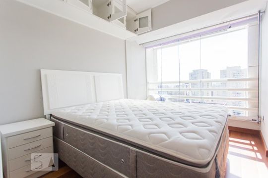 Compra apartamento mobiliado na Bela Vista com 3 quartos, churrasqueira e piscina no condomínio. — Suíte