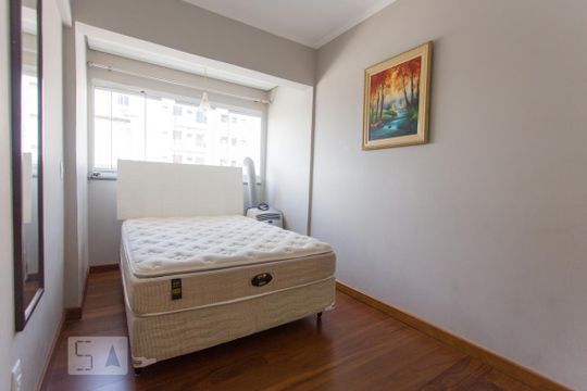 Compra apartamento mobiliado na Bela Vista com 3 quartos, churrasqueira e piscina no condomínio. — Quarto II