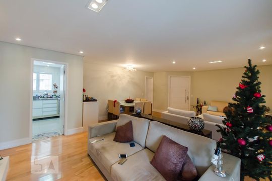 Comprar apartamento no Parque Colonial com 3 quartos, churrasqueira e piscina no condomínio. — Sala
