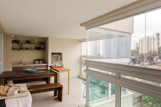Comprar apartamento no Parque Colonial com 3 quartos, churrasqueira e piscina no condomínio. — Varanda gourmet