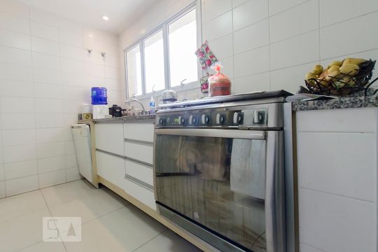 Comprar apartamento no Parque Colonial com 3 quartos, churrasqueira e piscina no condomínio. — Cozinha