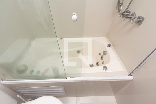 Apartamento no Itaim Bibi com 4 quartos, varanda e piscina. Excelente compra! — Banheiro