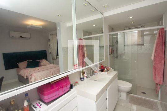 Apartamento no Itaim Bibi com 4 quartos, varanda e piscina. Excelente compra! — Banheiro da Suíte 2