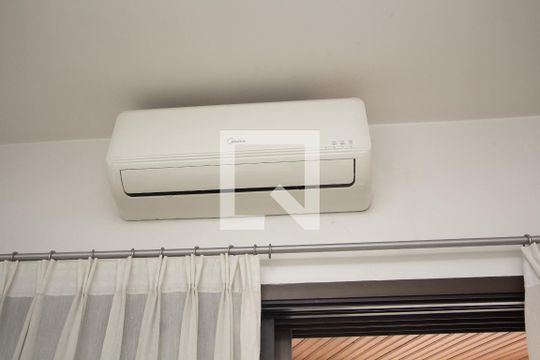 Apartamento no Itaim Bibi com 4 quartos, varanda e piscina. Excelente compra! — Quarto