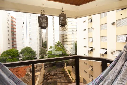 Apartamento no Itaim Bibi com 4 quartos, varanda e piscina. Excelente compra! — Quarto