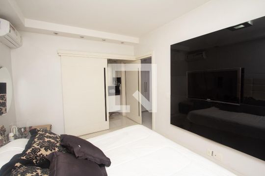 Apartamento no Itaim Bibi com 4 quartos, varanda e piscina. Excelente compra! — Suíte 1
