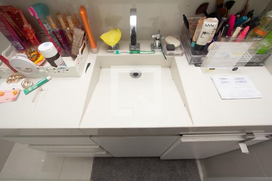 Apartamento no Itaim Bibi com 4 quartos, varanda e piscina. Excelente compra! — Banheiro