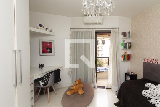 Apartamento no Itaim Bibi com 4 quartos, varanda e piscina. Excelente compra! — Quarto