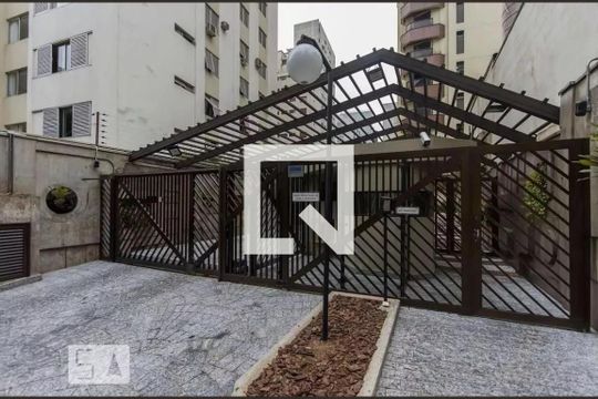 Apartamento no Itaim Bibi com 4 quartos, varanda e piscina. Excelente compra! — Fachada