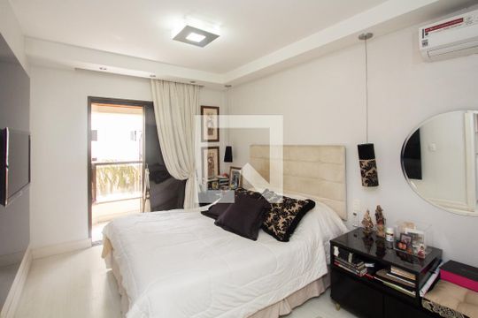 Apartamento no Itaim Bibi com 4 quartos, varanda e piscina. Excelente compra! — Suíte 1