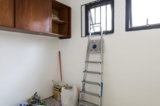 Apartamento de 4 quartos na Vila Uberabinha para compra, com churrasqueira no condomínio. — Quarto de serviço