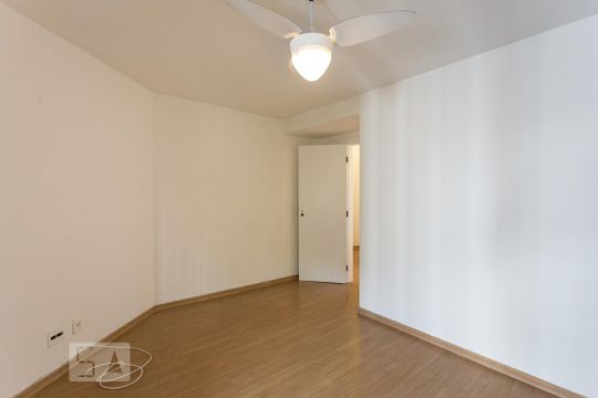 Apartamento de 4 quartos na Vila Uberabinha para compra, com churrasqueira no condomínio. — Quarto 1