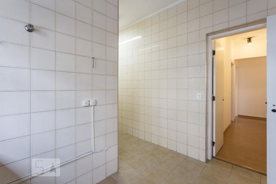 Apartamento de 4 quartos na Vila Uberabinha para compra, com churrasqueira no condomínio. — Área de serviço
