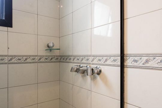 Apartamento de 4 quartos na Vila Uberabinha para compra, com churrasqueira no condomínio. — Banheiro