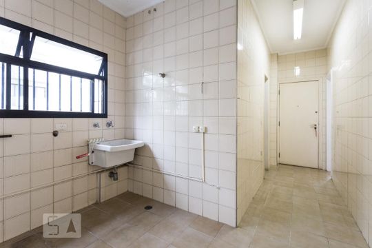 Apartamento de 4 quartos na Vila Uberabinha para compra, com churrasqueira no condomínio. — Área de serviço