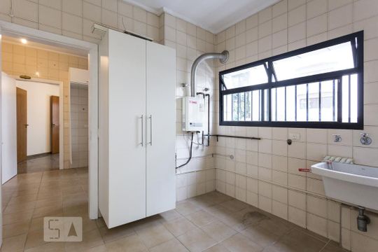 Apartamento de 4 quartos na Vila Uberabinha para compra, com churrasqueira no condomínio. — Área de serviço