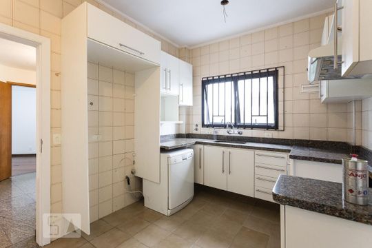 Apartamento de 4 quartos na Vila Uberabinha para compra, com churrasqueira no condomínio. — Cozinha