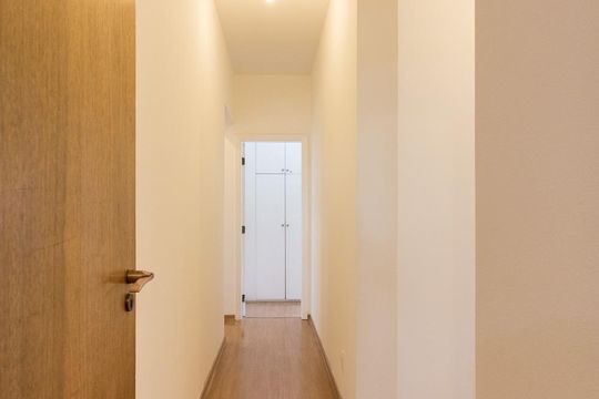 Apartamento de 4 quartos na Vila Uberabinha para compra, com churrasqueira no condomínio. — Corredor