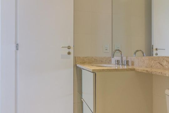 Apartamento à venda, com 141 m², 2 quartos e 2 vagas — Banheiro do Quarto 2 (suite)