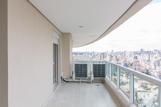 Apartamento à venda, com 141 m², 2 quartos e 2 vagas — Varanda