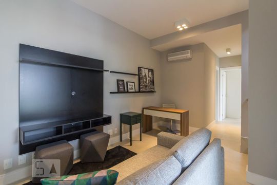 Apartamento à venda, com 141 m², 2 quartos e 2 vagas — Sala