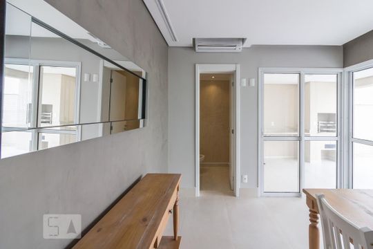 Apartamento à venda, com 141 m², 2 quartos e 2 vagas — Sala