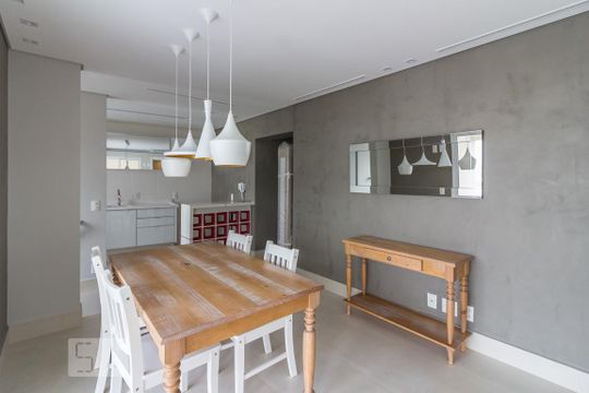 Apartamento à venda, com 141 m², 2 quartos e 2 vagas — Sala