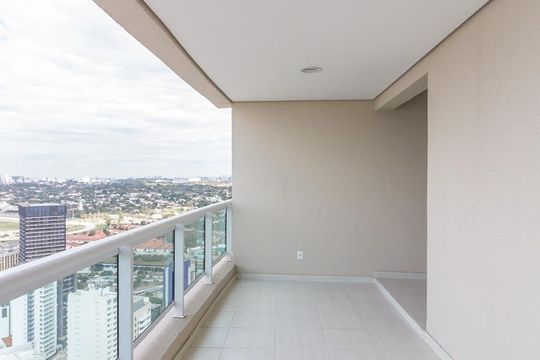 Apartamento à venda, com 141 m², 2 quartos e 2 vagas — Varanda