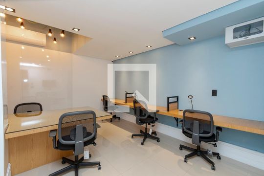 Apartamento no Jardim das Acácias com 3 quartos, varanda e academia no condomínio. Ideal para comprar. — Coworking