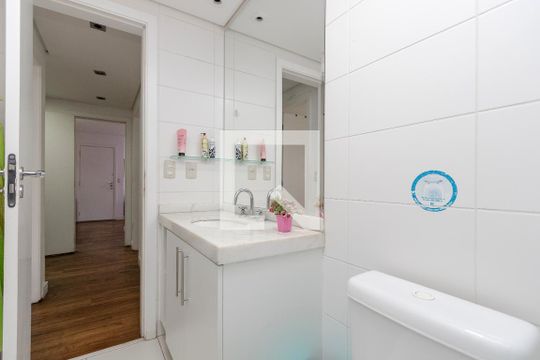Apartamento no Jardim das Acácias com 3 quartos, varanda e academia no condomínio. Ideal para comprar. — Banheiro