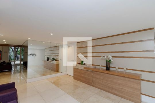Apartamento no Jardim das Acácias com 3 quartos, varanda e academia no condomínio. Ideal para comprar. — Hall de Entrada