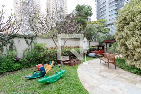 Apartamento no Jardim das Acácias com 3 quartos, varanda e academia no condomínio. Ideal para comprar. — Área Comum