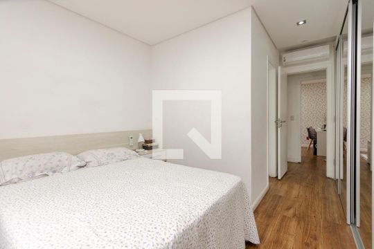 Apartamento no Jardim das Acácias com 3 quartos, varanda e academia no condomínio. Ideal para comprar. — Suíte