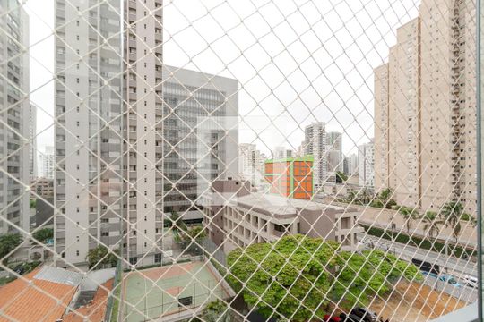 Apartamento no Jardim das Acácias com 3 quartos, varanda e academia no condomínio. Ideal para comprar. — Vista da Varanda