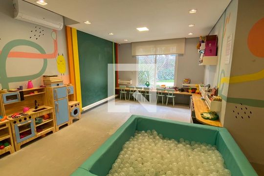 Apartamento no Jardim das Acácias com 3 quartos, varanda e academia no condomínio. Ideal para comprar. — Área comum