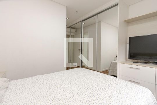 Apartamento no Jardim das Acácias com 3 quartos, varanda e academia no condomínio. Ideal para comprar. — Suíte