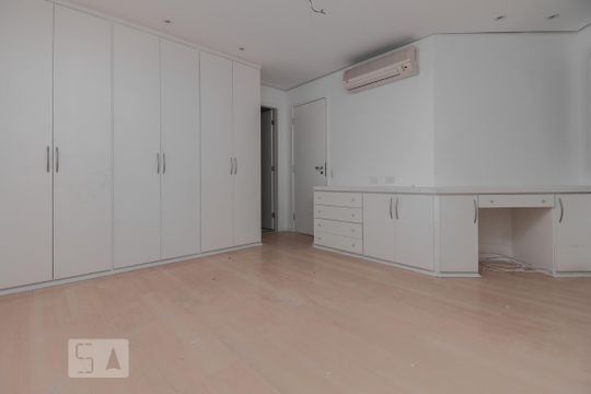 Apartamento à venda, com 350 m², 4 quartos e 4 vagas — Quarto suíte 1