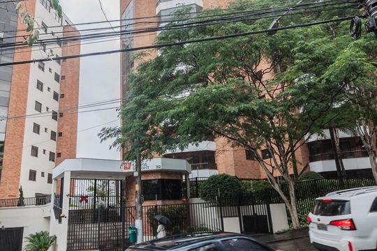 Apartamento à venda, com 350 m², 4 quartos e 4 vagas — Fachada