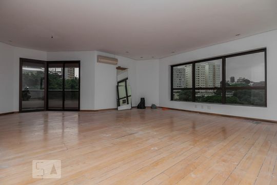 Apartamento à venda, com 350 m², 4 quartos e 4 vagas — Sala