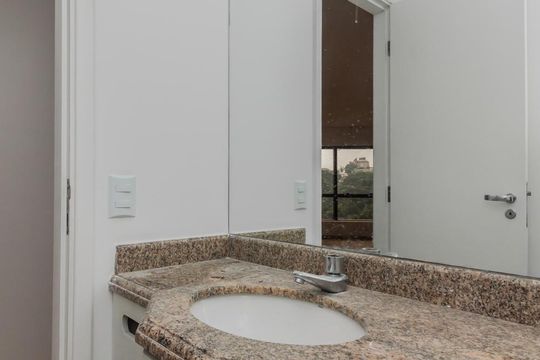 Apartamento à venda, com 350 m², 4 quartos e 4 vagas — Banheiro 1