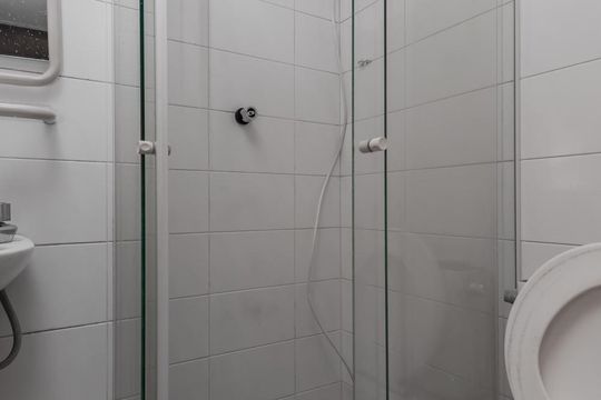 Apartamento à venda, com 350 m², 4 quartos e 4 vagas — Banheiro de serviço